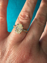 Load image into Gallery viewer, Oval Diamond Ring-3.00