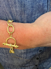 Load image into Gallery viewer, Oval Link Style Bracelet