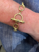 Load image into Gallery viewer, Oval Link Style Bracelet