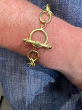 Load image into Gallery viewer, Oval Link Style Bracelet