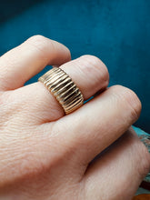 Load image into Gallery viewer, Wide Gold Band Vertical Fluting