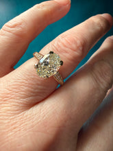 Load image into Gallery viewer, Oval Diamond Ring-3.00