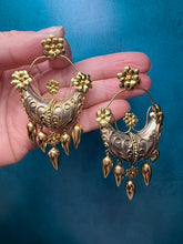Load image into Gallery viewer, Vintage Silver and Gold Earrings