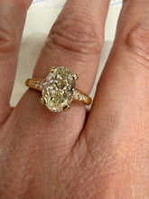 Load image into Gallery viewer, Oval Diamond Ring-3.00
