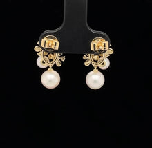 Load image into Gallery viewer, Pearl and Diamond Flower Earrings
