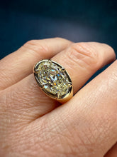 Load image into Gallery viewer, Oval Diamond Ring-3.56
