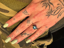 Load image into Gallery viewer, Teal Blue Sapphire Ring- 3.19
