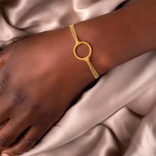 Load image into Gallery viewer, Amali Circle Bracelet B-1103
