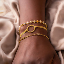 Load image into Gallery viewer, Amali Circle Bracelet B-1103
