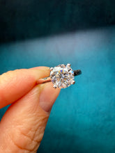 Load image into Gallery viewer, Platinum and Diamond Solitaire Ring
