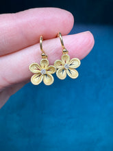 Load image into Gallery viewer, Flower Dangle Earrings
