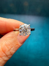 Load image into Gallery viewer, Platinum and Diamond Solitaire Ring
