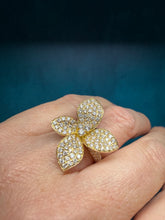 Load image into Gallery viewer, Diamond Flower Ring
