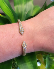Load image into Gallery viewer, Bracelet 18k yellow gold with diamonds
